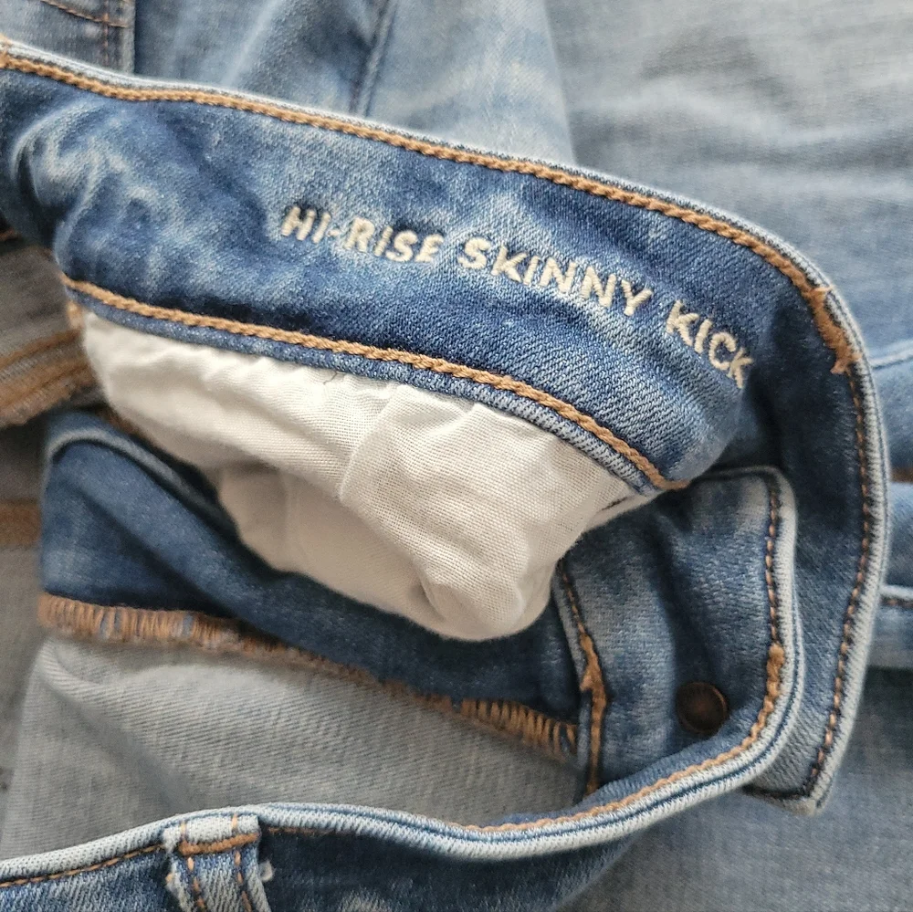 AMERICAN EAGLE (14) - Picture 6 of 9